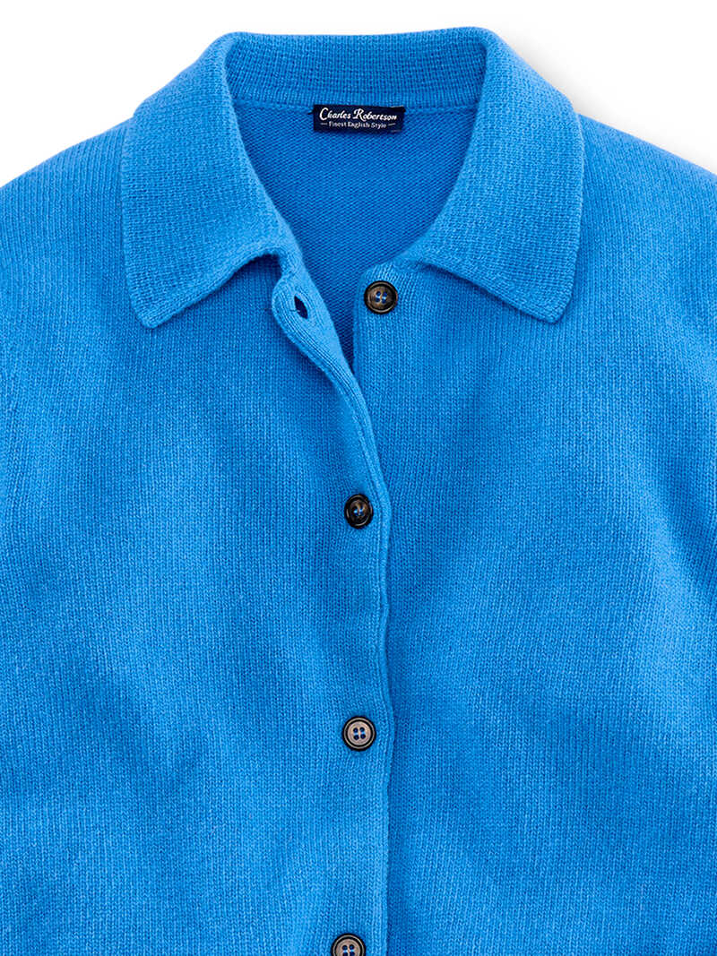 Alternatives Bild 2 zu Blaue Strickjacke mit Polokragen