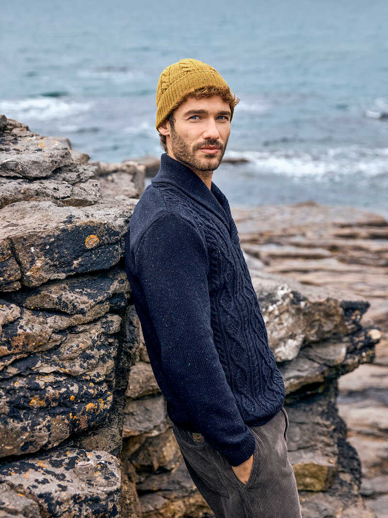 Alternatives Bild 2 zu Irischer Pullover mit Schalkragen