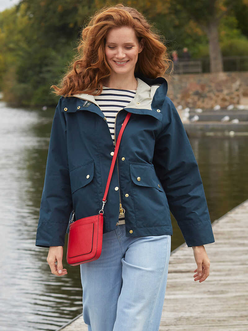 Alternatives Bild 2 zu Rote Leder-Umhngetasche