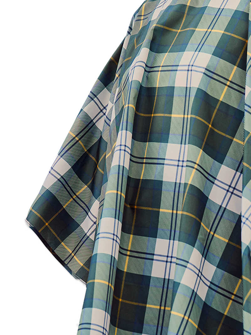 Alternatives Bild 2 zu Regenponcho im Barbour Tartan