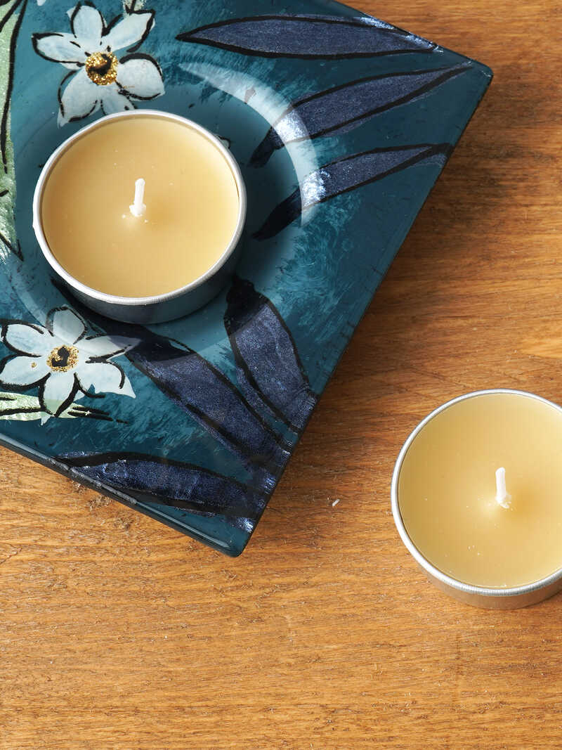 Alternatives Bild 1 zu 4er-Set Bienenwachs-Teelichter