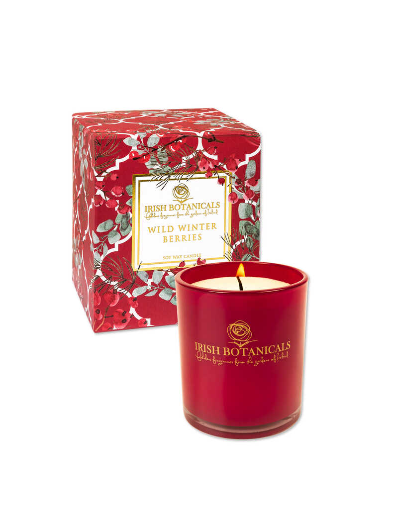 Produktbild zu Duftkerze mit Beerenduft und Winter-Gewrzen