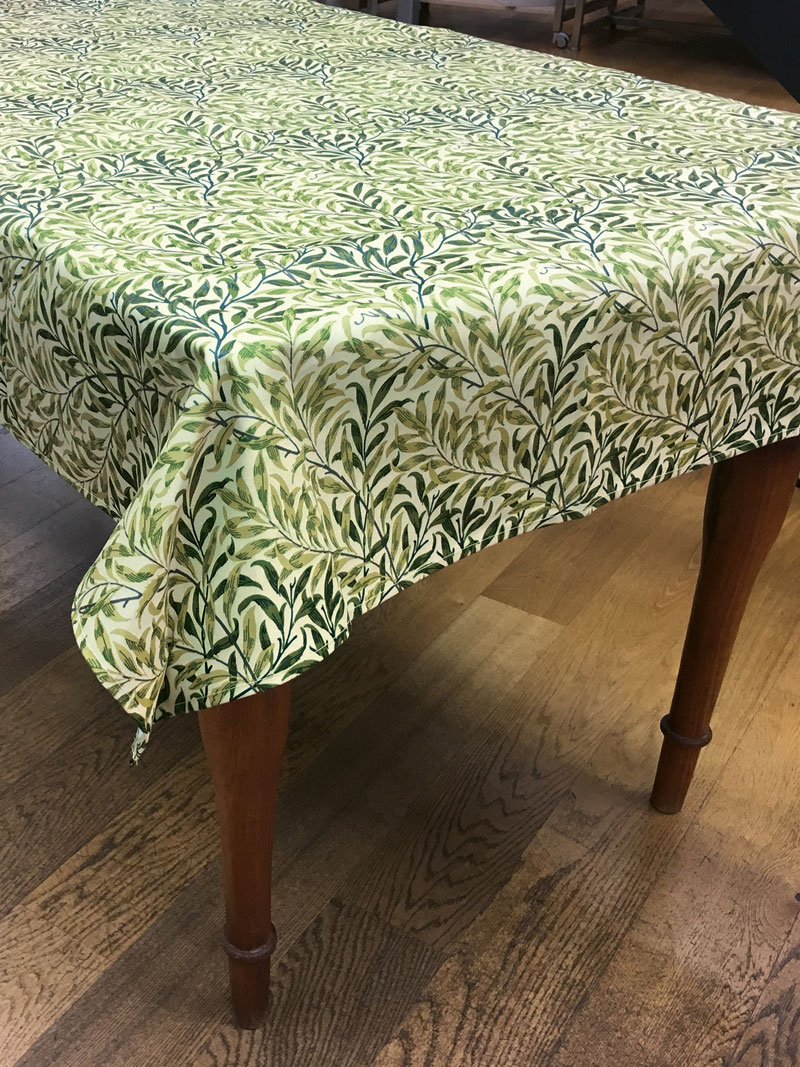 Produktbild zu William-Morris Tischdecke mit Weidenzweig-Motiv