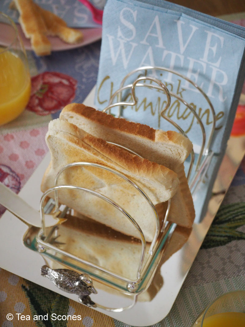 Produktbild zu Versilberte Kseplatte & Toaststnder