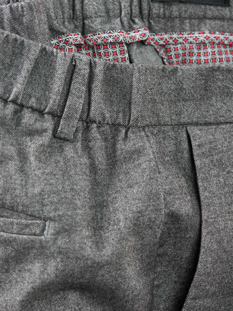 Alternatives Bild 1 zu Graue Relaxhose im Chino Style