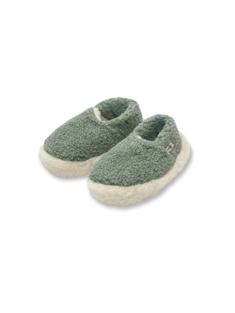 Produktbild zu Hellgr�ne Hausschuhe aus Wollfleece