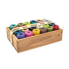 Holzbox mit Jutegarn