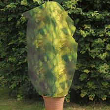 Groe grne Pflanzenschutzhauben aus Fleece