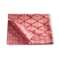 Tischdecke mit Ornamentmuster