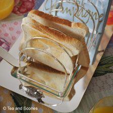 Versilberte Kseplatte & Toaststnder