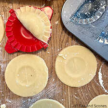 Alernatives Thumbnail 2 zu Backblech Pasty Set f�r Mini Cornish Pasties mit Teigtaschen-Former