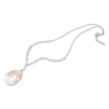 Alernatives Thumbnail 2 zu Silberkette mit Perlmutt-Anh�nger