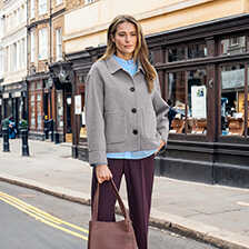 Kurze Wolljacke mit Kentkragen